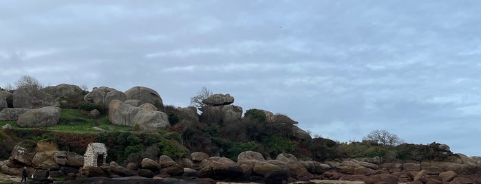 Plage de Saint-Guirec is one of #PerrosGuirecEntdecken.