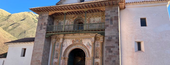 San Pedro Apóstol de Andahuaylillas is one of Cusco.