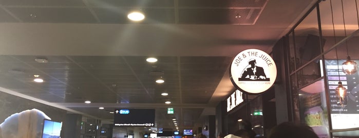 Gate D22 is one of Erikさんのお気に入りスポット.