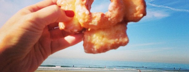 Seaside Donuts Bakery is one of Boardwalk Eats: West Coast.