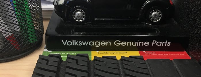 Alexandria Volkswagen is one of สถานที่ที่ Richard ถูกใจ.