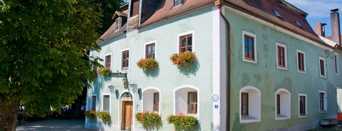 Gaststätte Röhrl - das älteste Wirtshaus der Welt is one of Biergärten Regensburg.