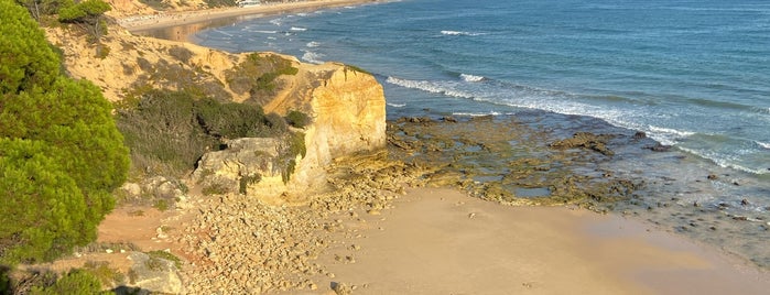 Praia de Olhos d'Agua is one of Locais curtidos por Paul.