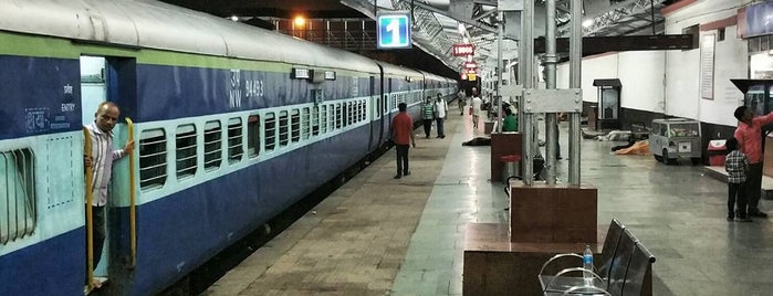 Bhilwara Railway Station is one of Tempat yang Disukai Indias.