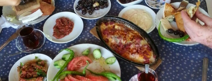 Çiftlik Restaurant is one of Gözdeさんのお気に入りスポット.