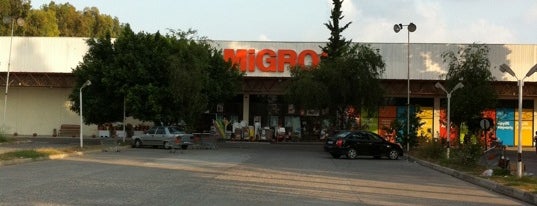 Migros is one of สถานที่ที่ Volkan ถูกใจ.