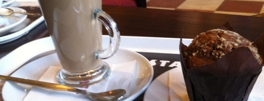 Costa Coffee is one of Lugares favoritos de Stephen.