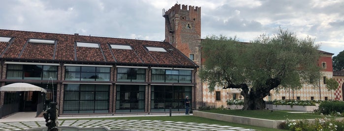 Hotel Veronesi La Torre is one of Milan.