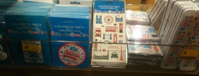 The Westminster Abbey Shop is one of Locais curtidos por Stacey.
