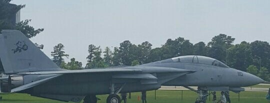 Virginia Aviation Museum is one of T'ın Beğendiği Mekanlar.