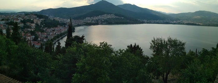 Pizza Ζορμπάς is one of Kastoria's must.