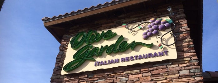 Olive Garden is one of Locais curtidos por Stephanie.