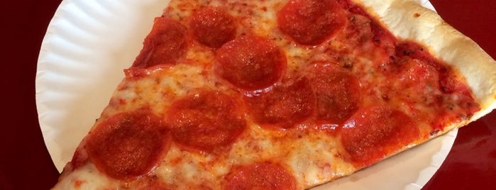 Pizza Station is one of Posti che sono piaciuti a CheckOutJared.