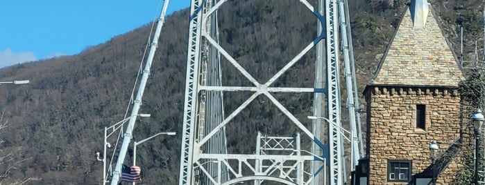 Bear Mountain Bridge is one of My places.