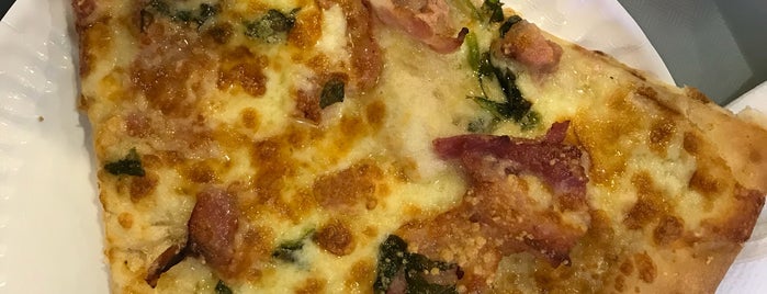 S&R New York Style Pizza is one of The 15 Best Places for Soup in Manila.