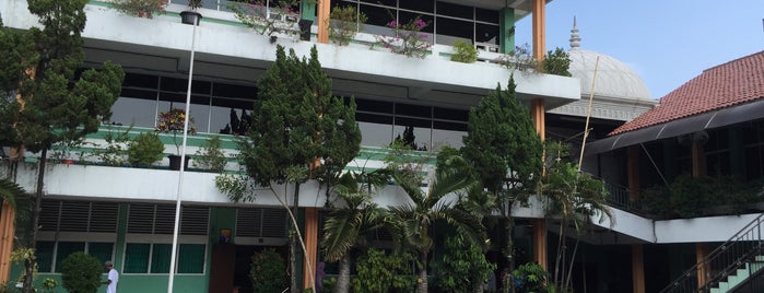 SMA Negeri 3 Bogor is one of Iyan : понравившиеся места.