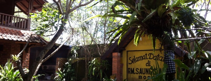 RM. Nasi Timbel Saung Sunda is one of Orte, die Iyan gefallen.