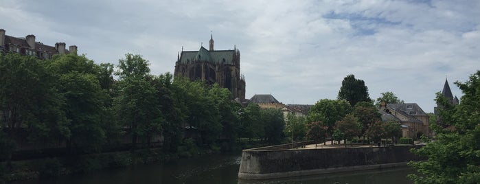 Pont Saint-Georges is one of Metz.