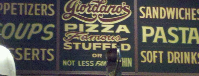 Giordano's is one of Lugares favoritos de John.