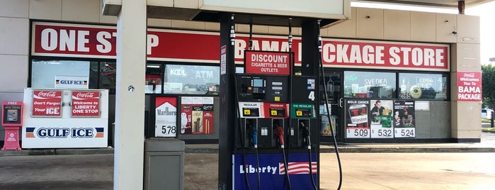 Liberty Gas Station is one of สถานที่ที่ danielle ถูกใจ.