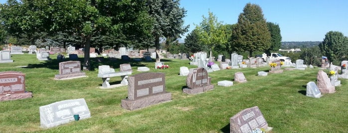 Arvada Cemetery is one of Tanner : понравившиеся места.