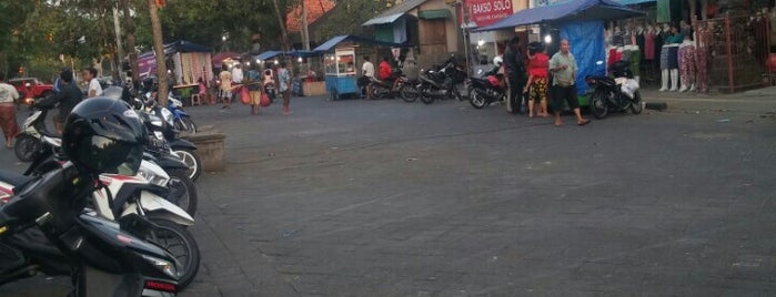 Pasar mengwi is one of Warung MB ( Meja Bundar ).