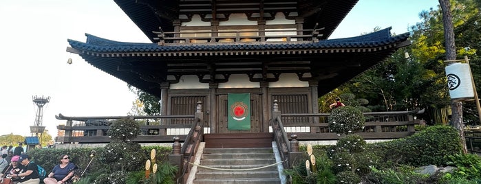 Japan Pavilion is one of สถานที่ที่ Todd ถูกใจ.