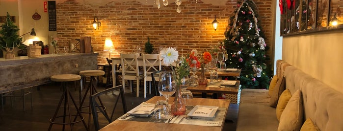 Corinto Gastro Lounge is one of Places in Valladolid.