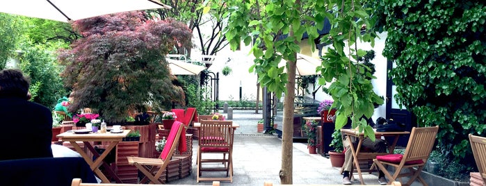 Garden Coffee Shop / Coffee and Restaurant is one of Tempat yang Disukai A'kim Pavel.