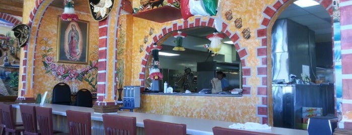 Taco Burrito Mexico is one of Tempat yang Disukai Chuck.