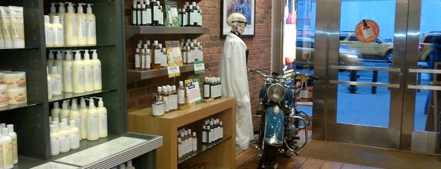 Kiehl's is one of Locais salvos de Kimmie.