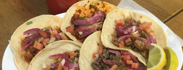 Adobo Taco Grill is one of Locais curtidos por Rayshawn.