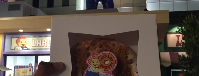 Lard Lad Donuts is one of Rayshawn’s Liked Places.