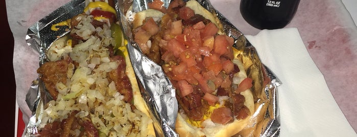 Pink's Hot Dogs is one of Locais curtidos por Rayshawn.