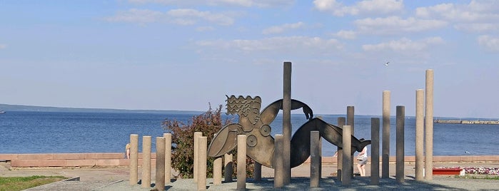 Единство (Искра дружбы) is one of Скульптуры Онежской набережной.