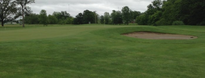 Timber Lakes Golf Course is one of Tempat yang Disukai Doug.