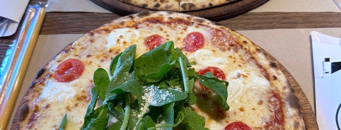 Pizza Locale is one of İstanbul 4.