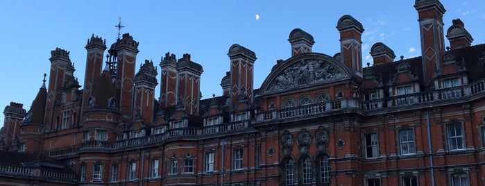 Williams Building is one of Royal Holloway (RHUL) Check-Ins.