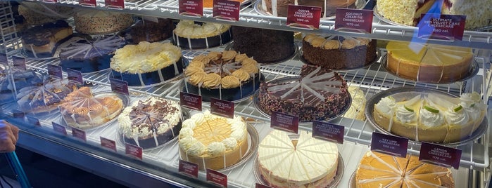 The Cheesecake Factory is one of The 11 Best Places for Flatbreads in Redondo Beach.