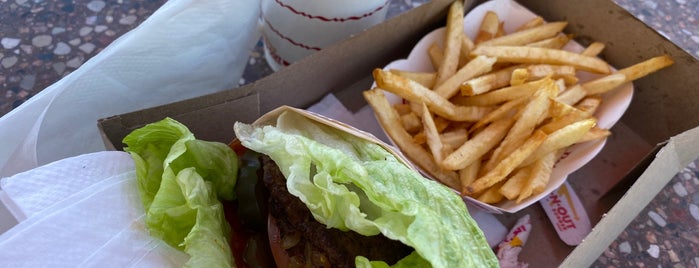 In-N-Out Burger is one of Foods in America.