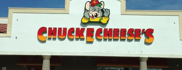 Chuck E. Cheese is one of สถานที่ที่ West ถูกใจ.