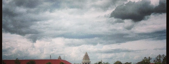 Raffles Grand Hotel d'Angkor is one of Sarah : понравившиеся места.