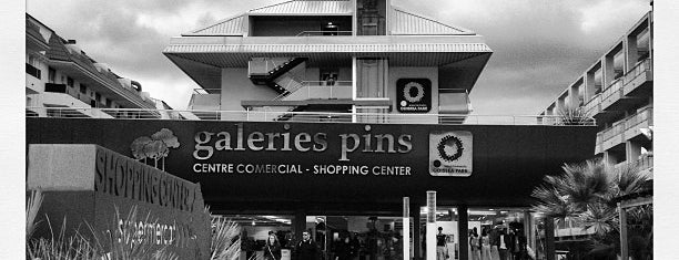 Galeries Pins Shopping Center is one of Shopping Barcelona.