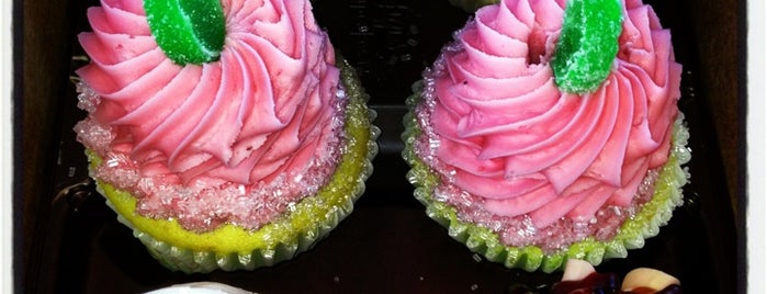 Gigi's Cupcakes is one of Posti salvati di Nicole.