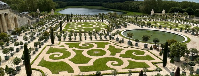Gardens of Versailles is one of Париж.