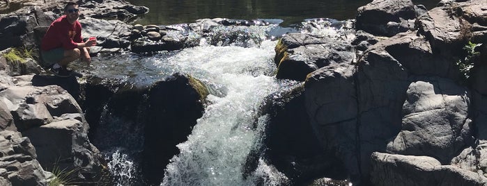 Wildwood Falls is one of Lugares favoritos de Petr.