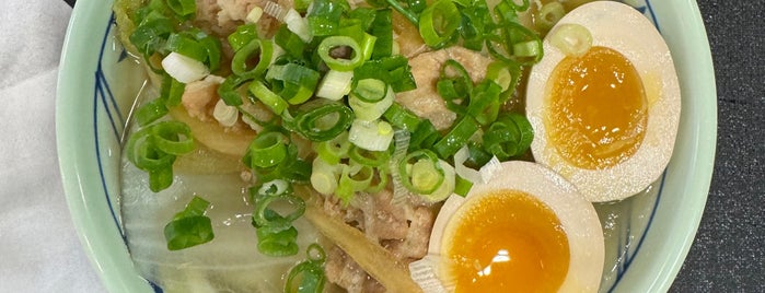 丸龜製麵 is one of 串燒.