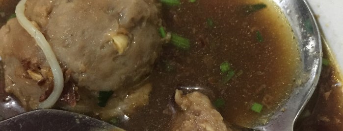 Warung Bakso Herman is one of Denpasar To-Do.
