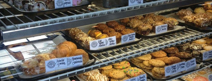 Bread Winners Café & Bakery is one of Dallas Favs.