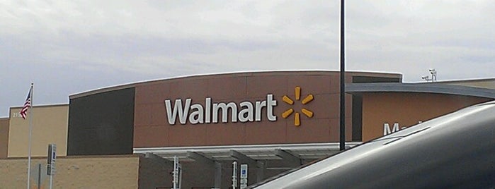 Walmart Supercenter is one of Locais curtidos por La-Tica.